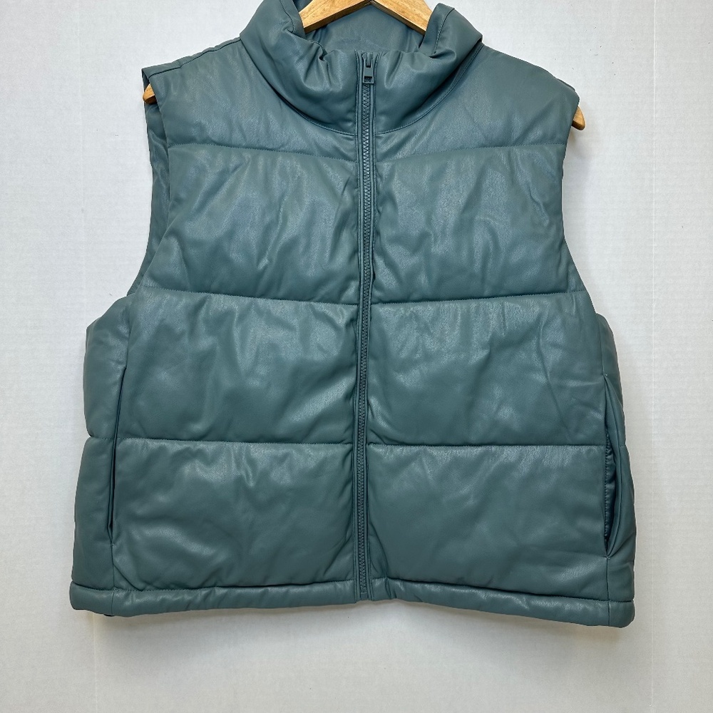 Bagatelle Collection Teal/Green Puffer Vest size Large